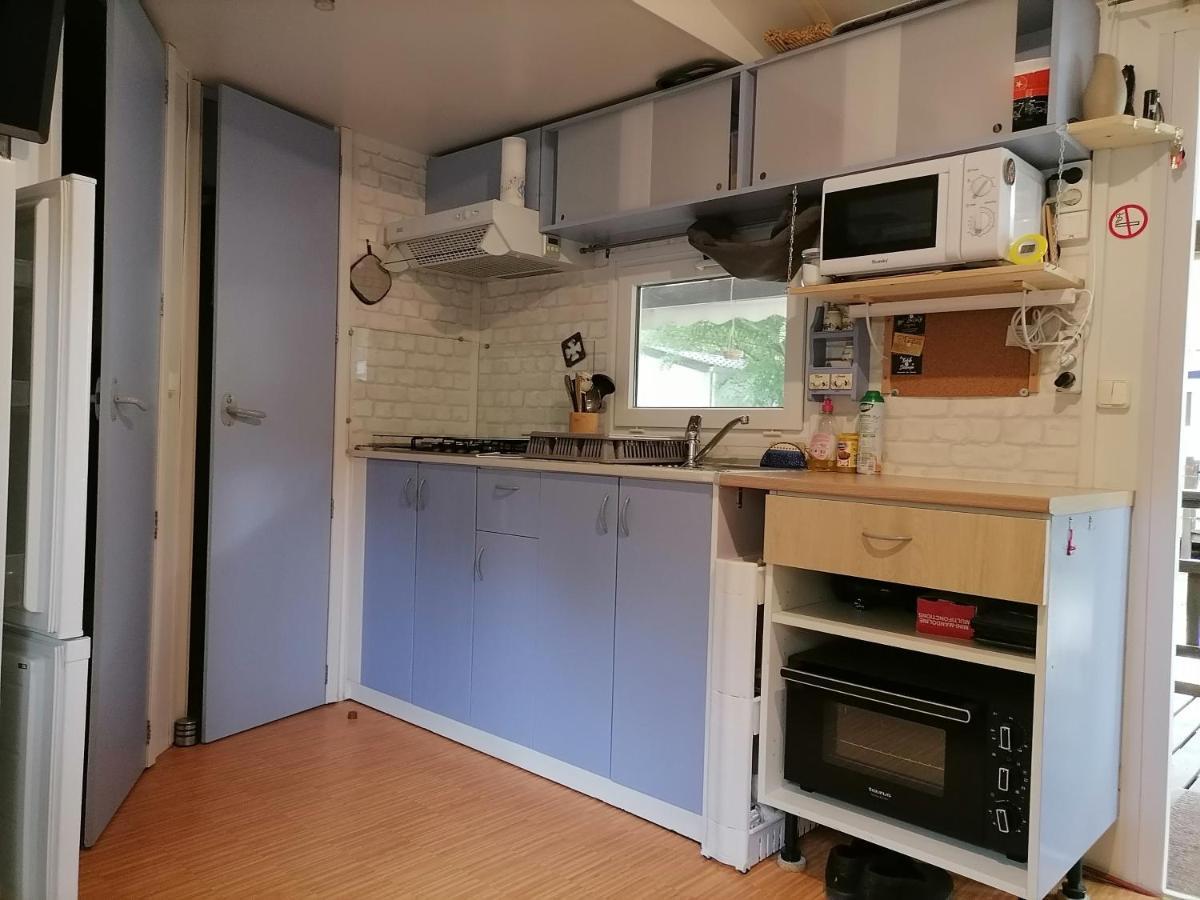 Mobil Home Dans Camping 3 Etoiles Mas De Lastourg Avec Piscine,Snack, فيلفرانش دو كونفلينت المظهر الخارجي الصورة