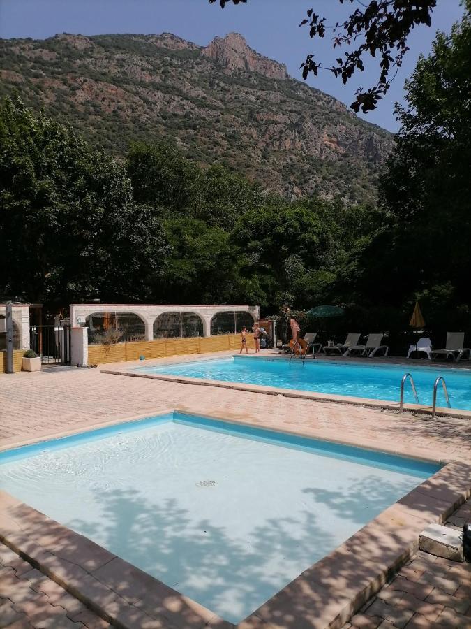 Mobil Home Dans Camping 3 Etoiles Mas De Lastourg Avec Piscine,Snack, فيلفرانش دو كونفلينت المظهر الخارجي الصورة